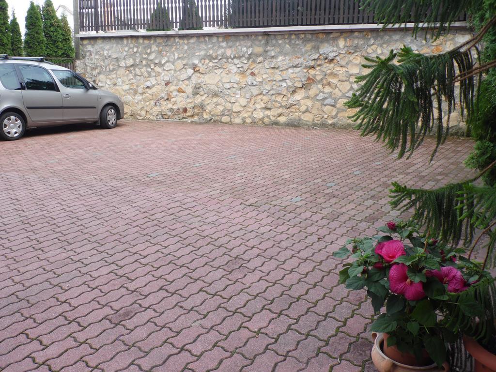 Agi Panzio Obuda Bed and Breakfast Budapest Eksteriør billede