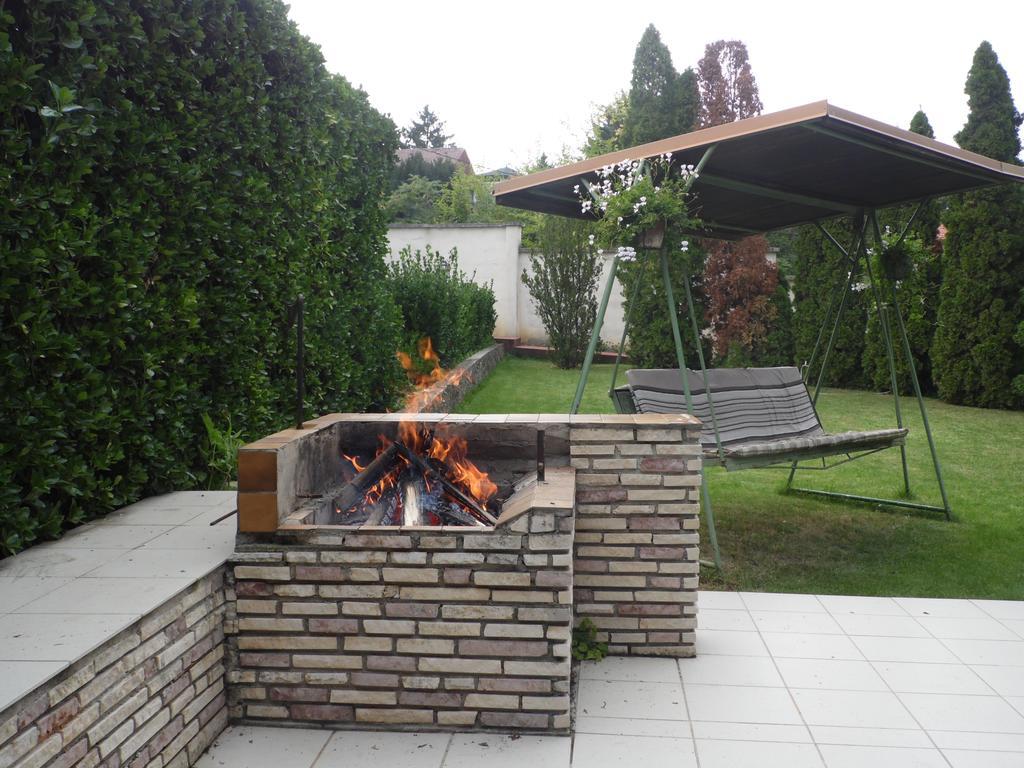 Agi Panzio Obuda Bed and Breakfast Budapest Eksteriør billede