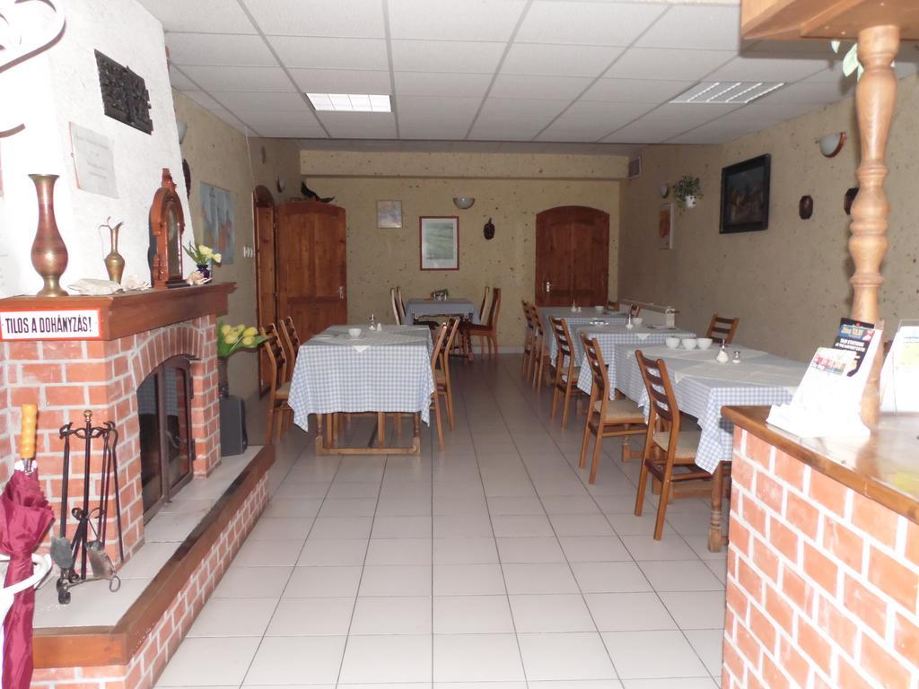 Agi Panzio Obuda Bed and Breakfast Budapest Eksteriør billede